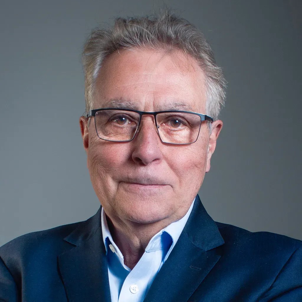 Dr. Alejandro Madrigal